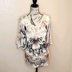 Boho dress or shirt with leggings.